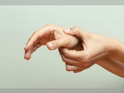 What Causes Thumb Pain? 7 Reasons Your Thumb May Hurt